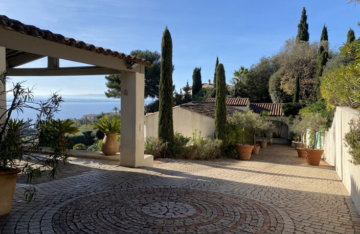 SUPERBE VILLA PROVENCALE A VENDRE A SAINTE-MAXIME VUE MER IMP... — photo 2