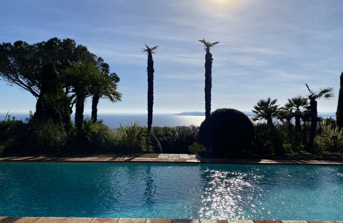 SUPERBE VILLA PROVENCALE A VENDRE A SAINTE-MAXIME VUE MER IMP... — photo 4