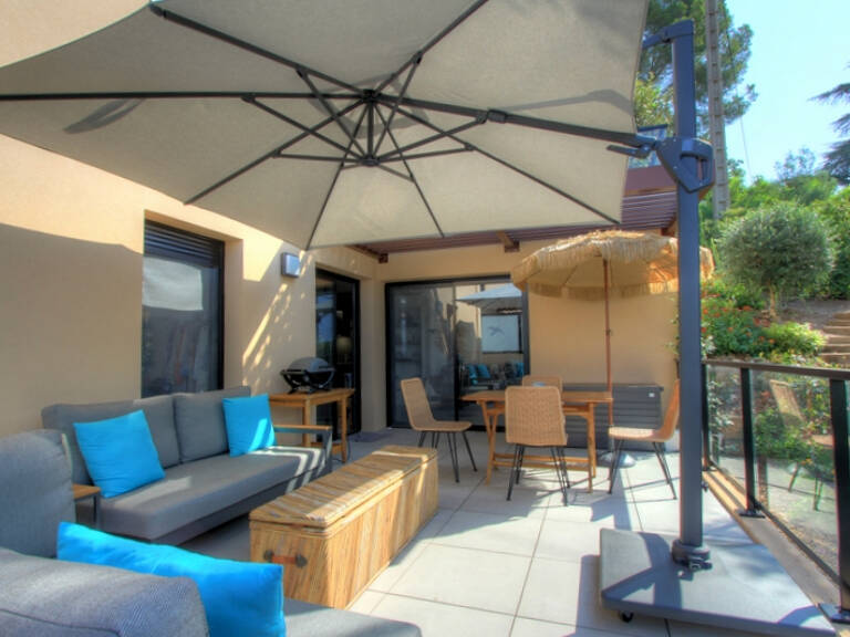 APPARTEMENT VRAI 2 PIECES DE 53M²  AVEC PARKING EN SOUS-SOL ET CAVE, SITUÉ DANS UNE RÉSIDENCE RÉCENTE, À PIED DES PLAGES ET DES COMMERCES DES ISSAMBRES — photo 1