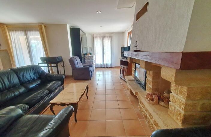 Villa F4 traditionnelle de plain-pied avec jardin et garage — photo 2