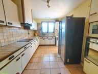 Villa F4 traditionnelle de plain-pied avec jardin et garage — photo 4