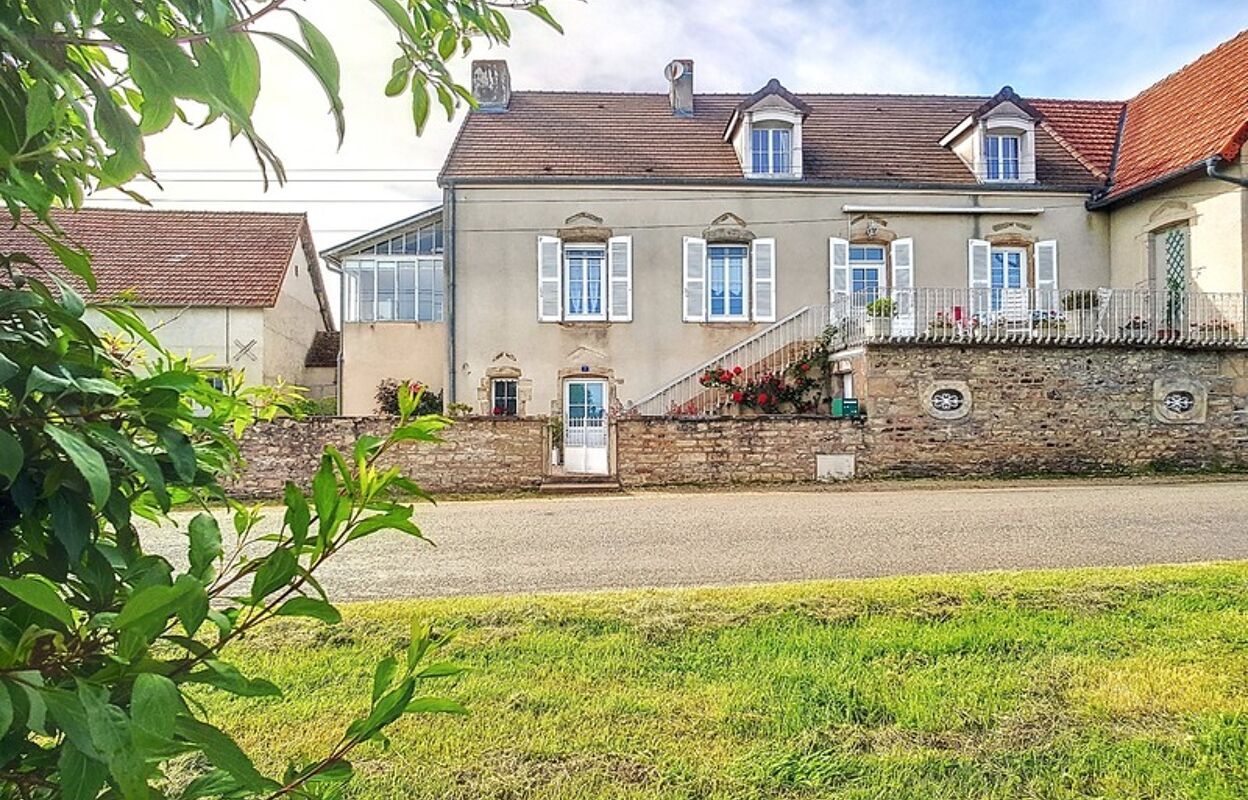 maison 6 pièces 149 m2 à vendre à Villeneuve-en-Montagne (71390)