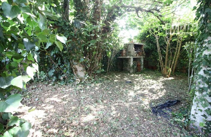 VENDU une maison à rénover avec un jardin et un garage — photo 2