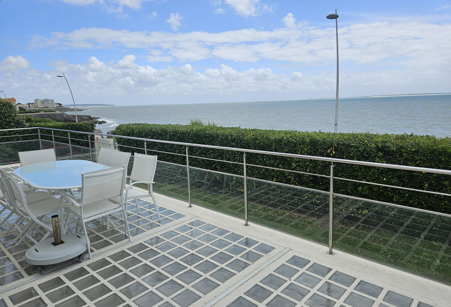 Vaux sur Mer Villa T6 avec vue sur le phare de Cordouan — photo 1