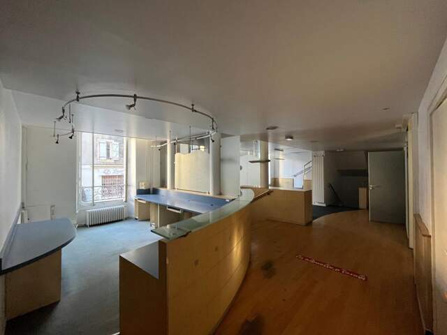 Appartement À Vendre — photo du bien