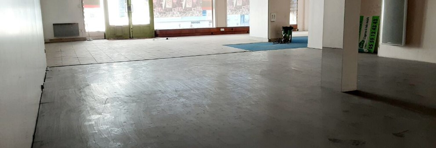 Commerce  150 m² à louer à Nay (64800)