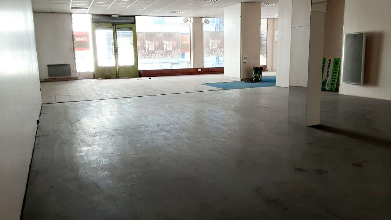 commerce  pièces 150 m2 à louer à Nay (64800)