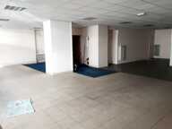 Local commercial centre de Nay - 150 m² - Grande vitrine — photo 4