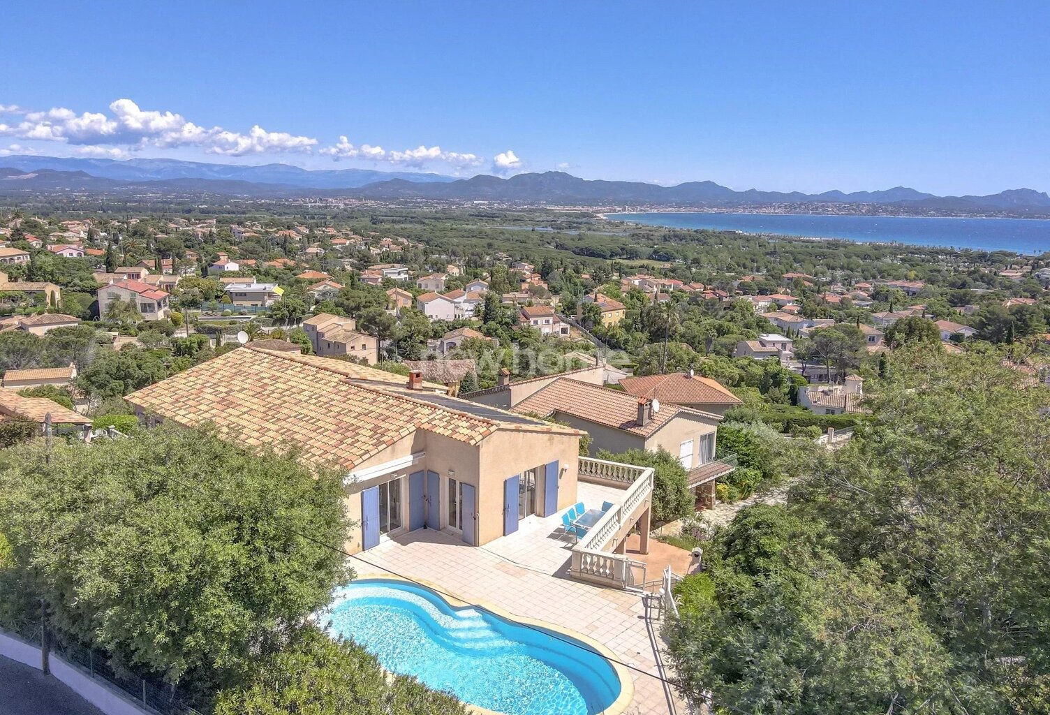 Maison Familiale à Saint-Aygulf avec Vue Mer Panoramique — photo 1