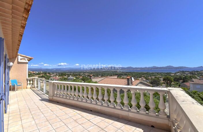 Maison Familiale à Saint-Aygulf avec Vue Mer Panoramique — photo 5