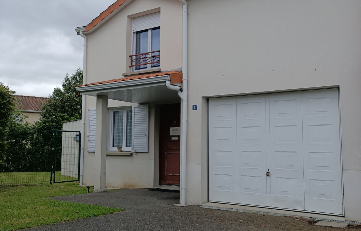 maison 5 pièces 102 m2 à vendre à Cholet (49300)