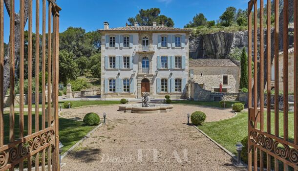 Villa / Maison 11 pièces  à vendre Saint-Rémy-de-Provence 13210