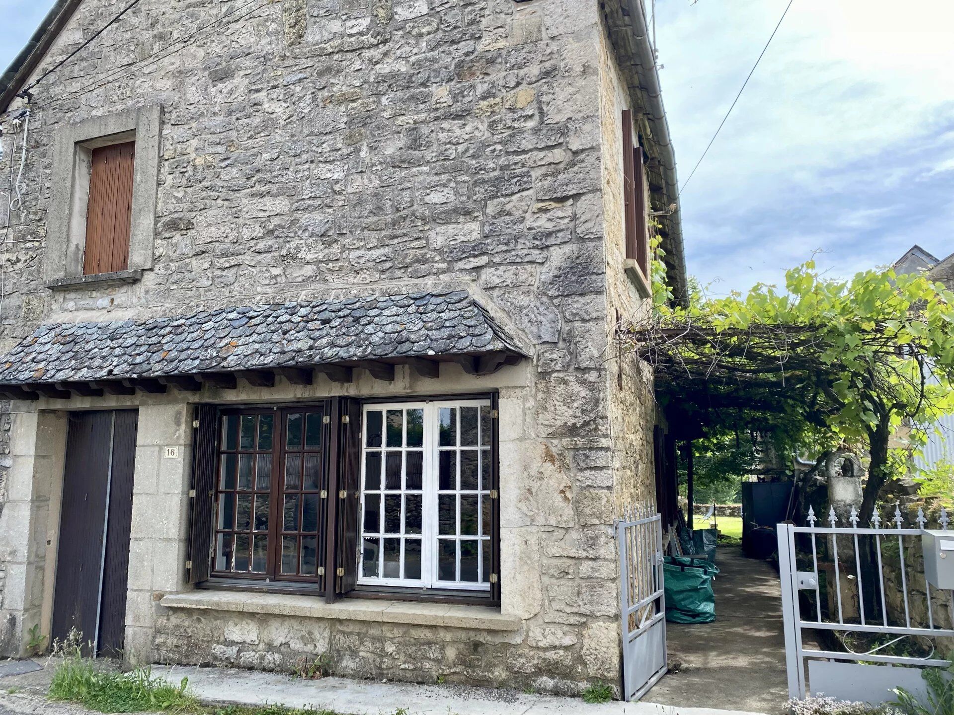 Maison de caractère anciennement épicerie du village