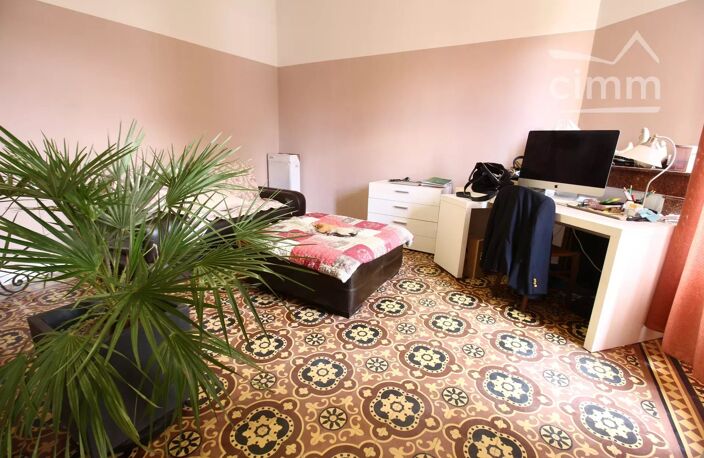 A vendre une maison avec piscine et jardin — photo 4