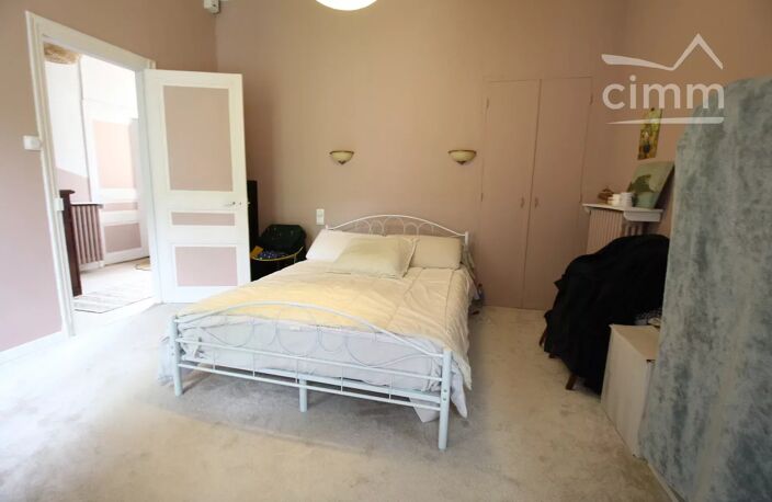 A vendre une maison avec piscine et jardin — photo 5