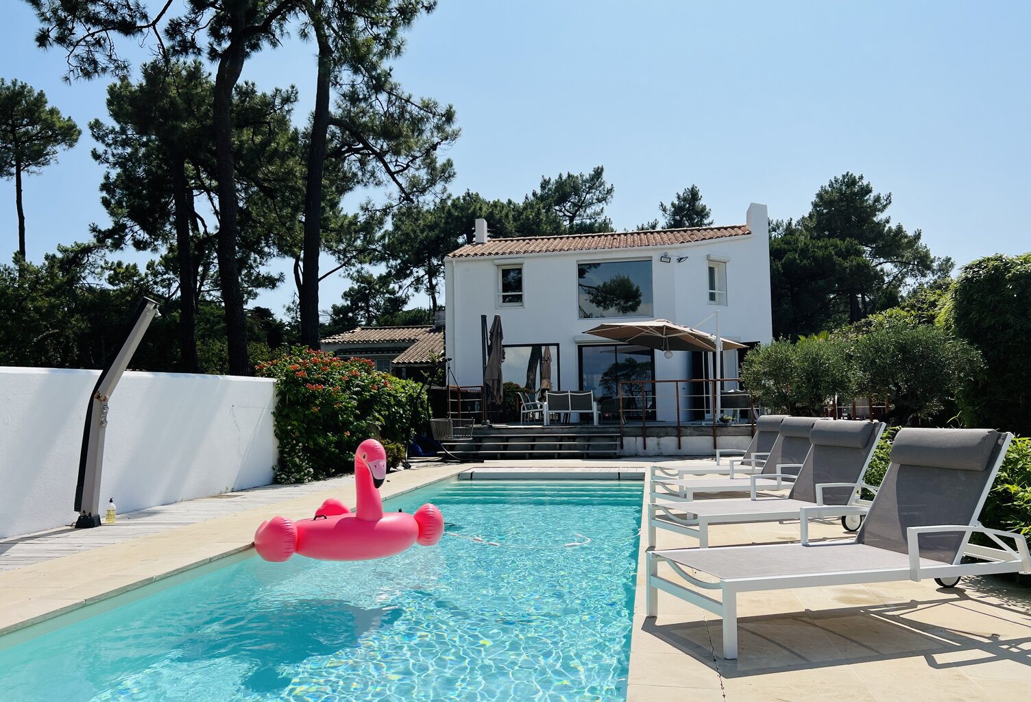 Vente maison   La Flotte (17630) — photo 1