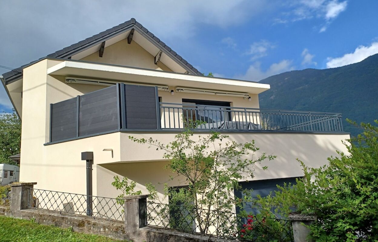 maison 9 pièces 208 m2 à vendre à Saint-Rémy-de-Maurienne (73660)