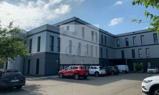 Bureau  188 m² à louer à Pusignan (69330)