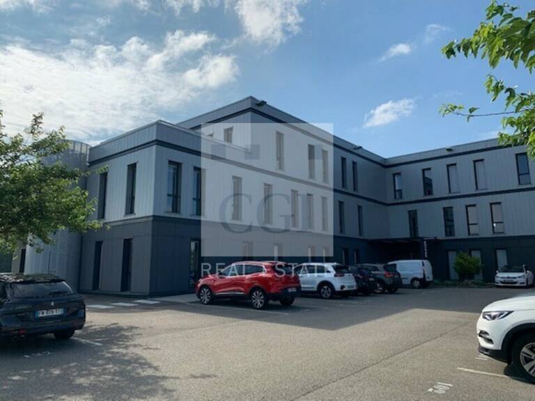 BUREAUX à LOUER — photo 1