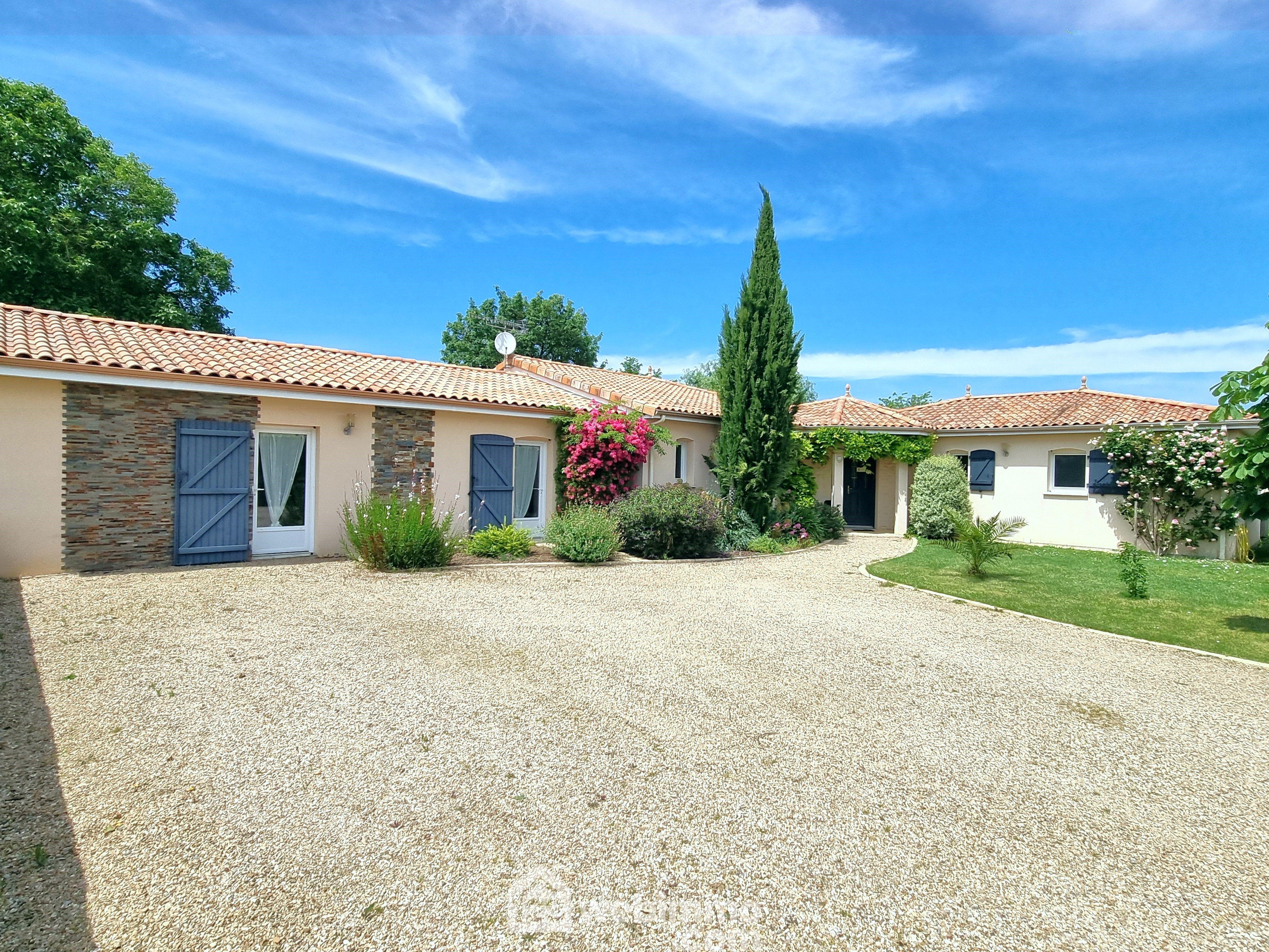 Maison - 207m² - Chabournay