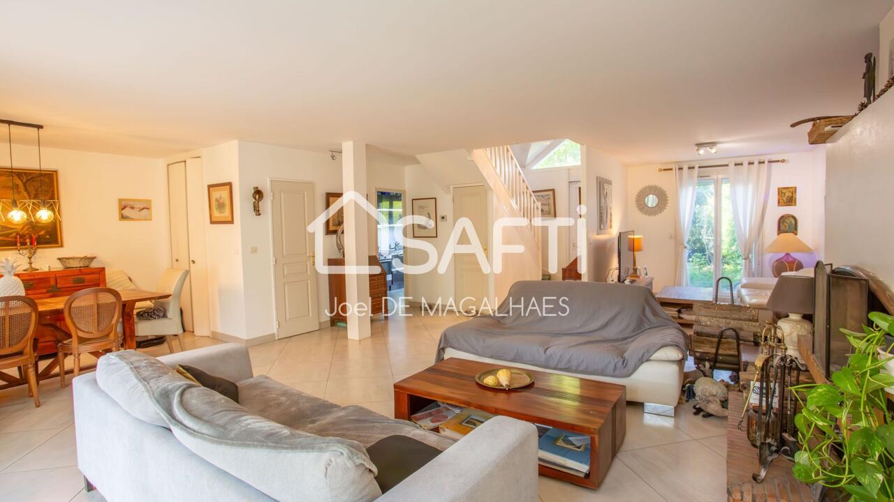 maison 6 pièces 150 m2 à vendre à Le Mesnil-Saint-Denis (78320)