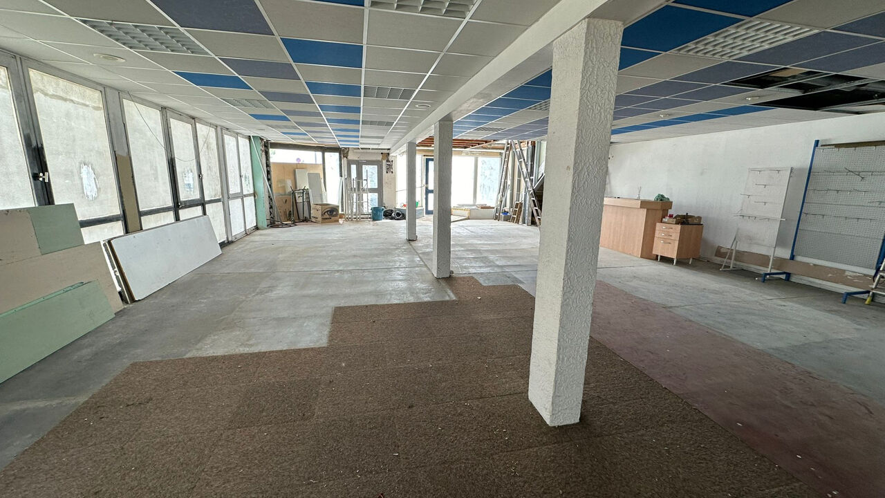 commerce  pièces 210 m2 à louer à Luc-la-Primaube (12450)