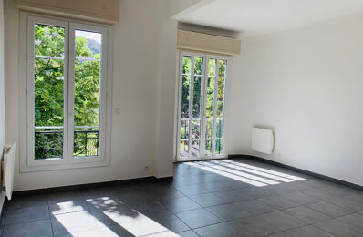 location appartement 1 400 € CC /mois à proximité de Saint-Laurent-du-Var (06700)