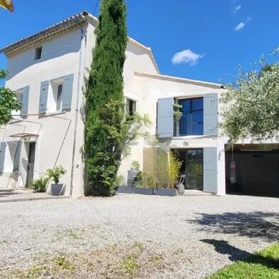 Maison 7 pièces 245 m²