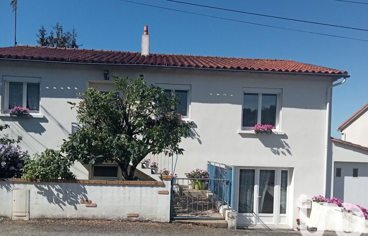 maison 5 pièces 153 m2 à vendre à Pouzauges (85700)