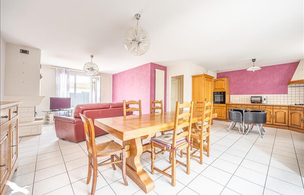 maison 6 pièces 165 m2 à vendre à Saint-Hilaire-la-Palud (79210)