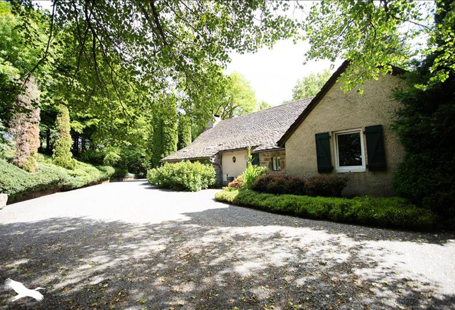 Maison en pierre de 11 pièces principales — photo 1