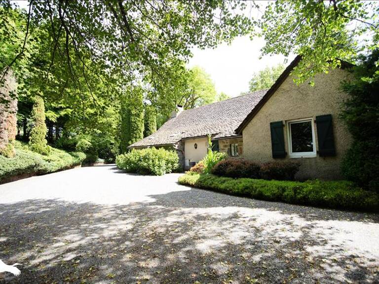 Maison en pierre de 11 pièces principales — photo 1