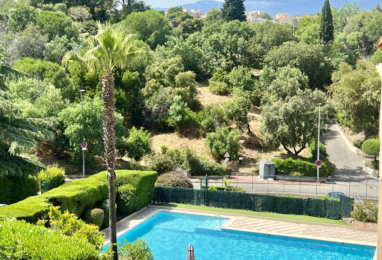 CANNES CROIX DES GARDES T2 POSSIBLE T3 DE 47M2 TERRASSE 19M2 — photo 1