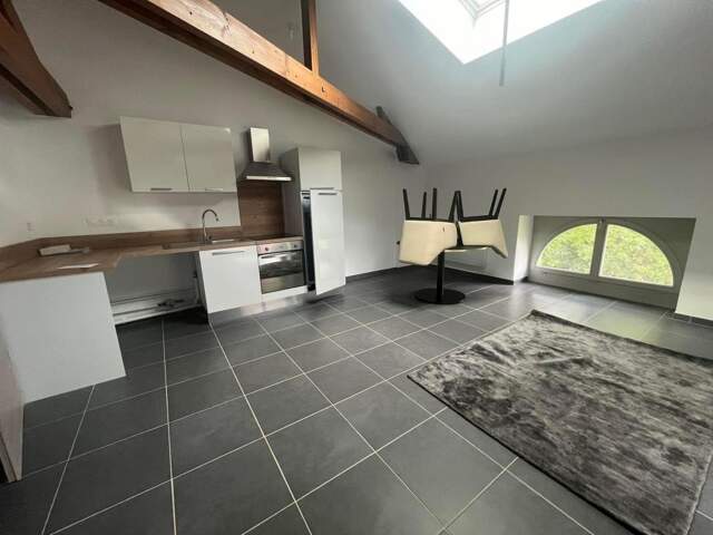 Appartement À Louer — photo du bien