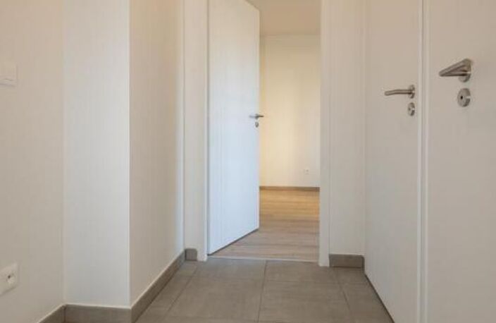 ÉCHIROLLES - APPARTEMENT T4 DE 79,77 m² CARREZ AVEC TERRASSE DE 14 m² ET GARAGE 19,17 m² — photo 5