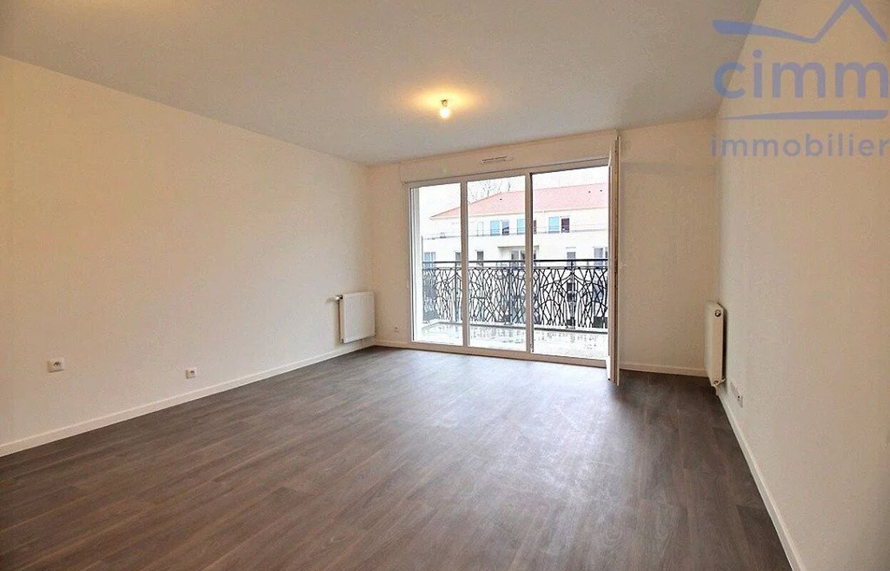 appartement 3 pièces 53 m2 à louer à Courcouronnes (91080)