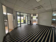 Commerce  447 m² — photo 2