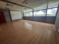 Commerce  447 m² — photo 4