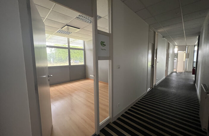 Location commerce  447 m² à Fontcouverte (17100) — photo 5