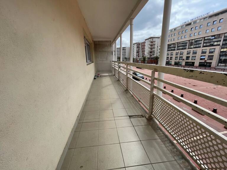 Perpignan Espace med joli t2 avec terrasse — photo 1