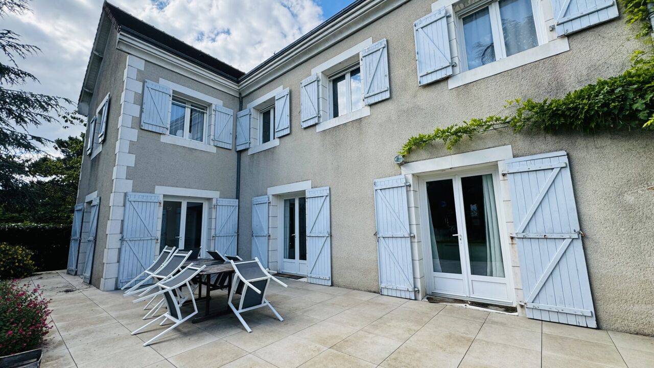 maison 11 pièces 258 m2 à vendre à Poitiers (86000)