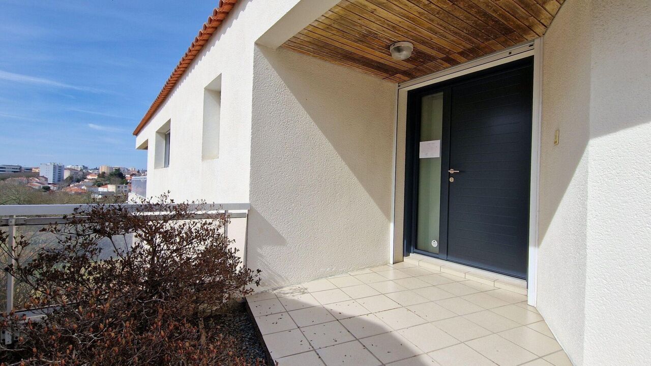 maison 5 pièces 181 m2 à vendre à La Roche-sur-Yon (85000)