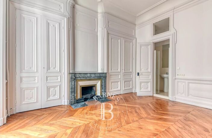 Lyon 2 - Ainay - Appartement de 150,37 m² -  3 Chambres — photo 4