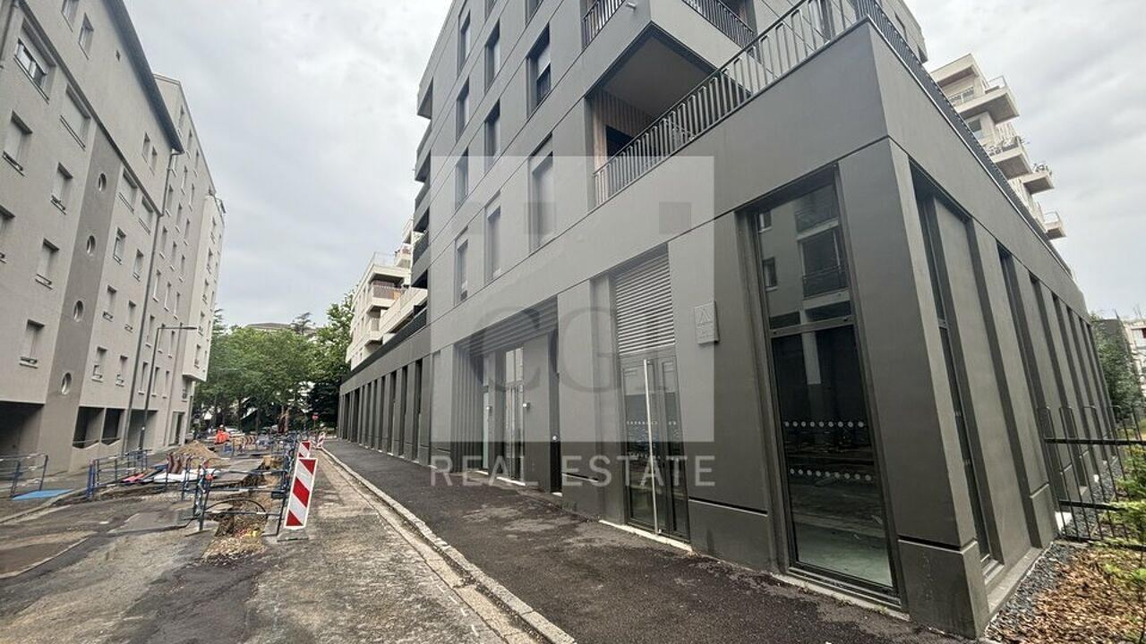 commerce  pièces 153 m2 à louer à Villeurbanne (69100)