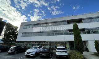 Bureau  366 m² à louer à Dardilly (69570)