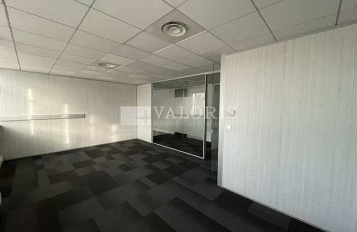 BUREAUX à LOUER — photo 4
