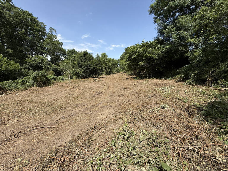 TERRAIN D'EXCEPTION À NEAUPHLE-LE-CHÂTEAU (78640) — photo 1