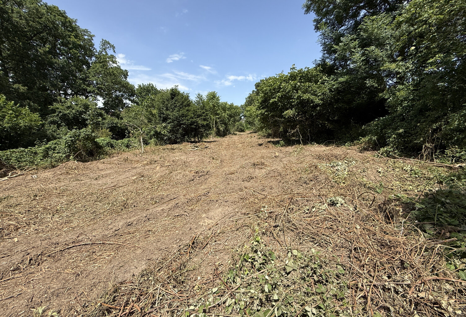 TERRAIN D'EXCEPTION À NEAUPHLE-LE-CHÂTEAU (78640) — photo 1