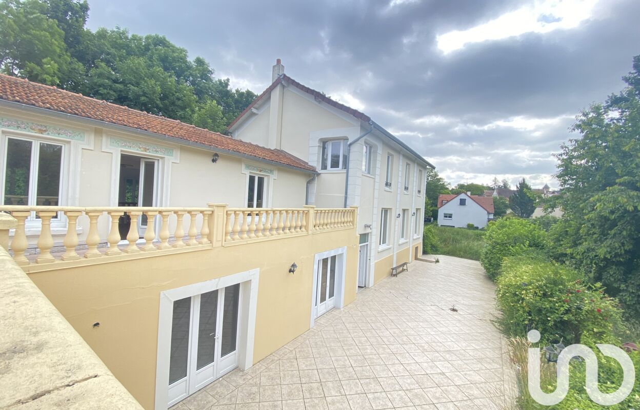 maison 13 pièces 359 m2 à vendre à Condé-Sainte-Libiaire (77450)