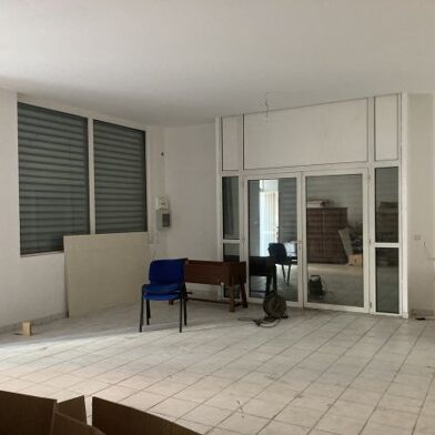 Commerce 54 m²